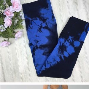 Blue tie dyed lulu leggings